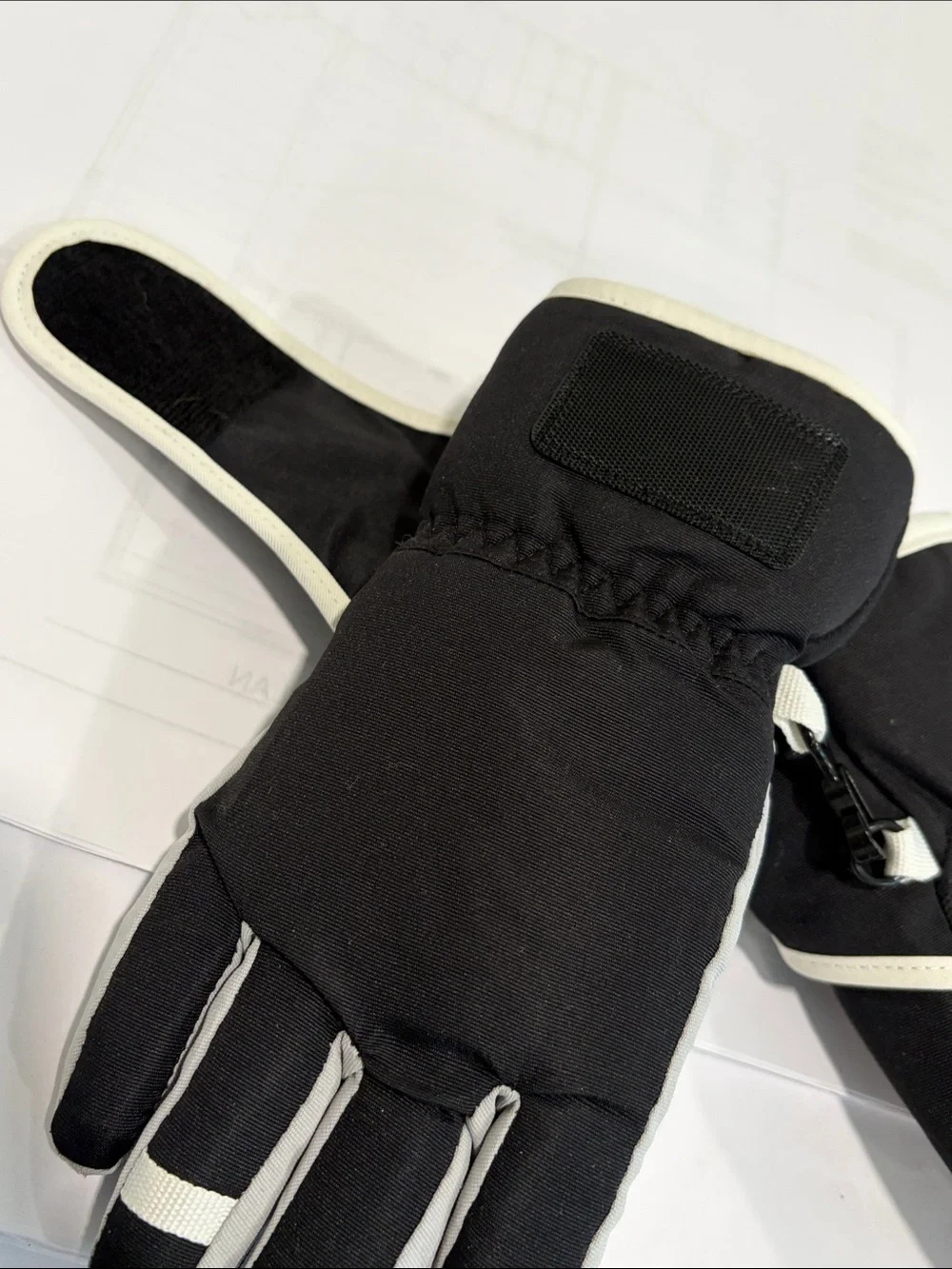 Ozark Trail Kids Gloves -